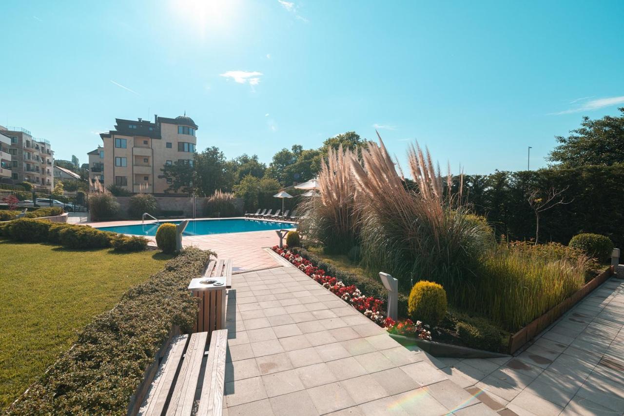 Nobile Apartment - Coral Residence Complex With Parking & Pool Várna Kültér fotó