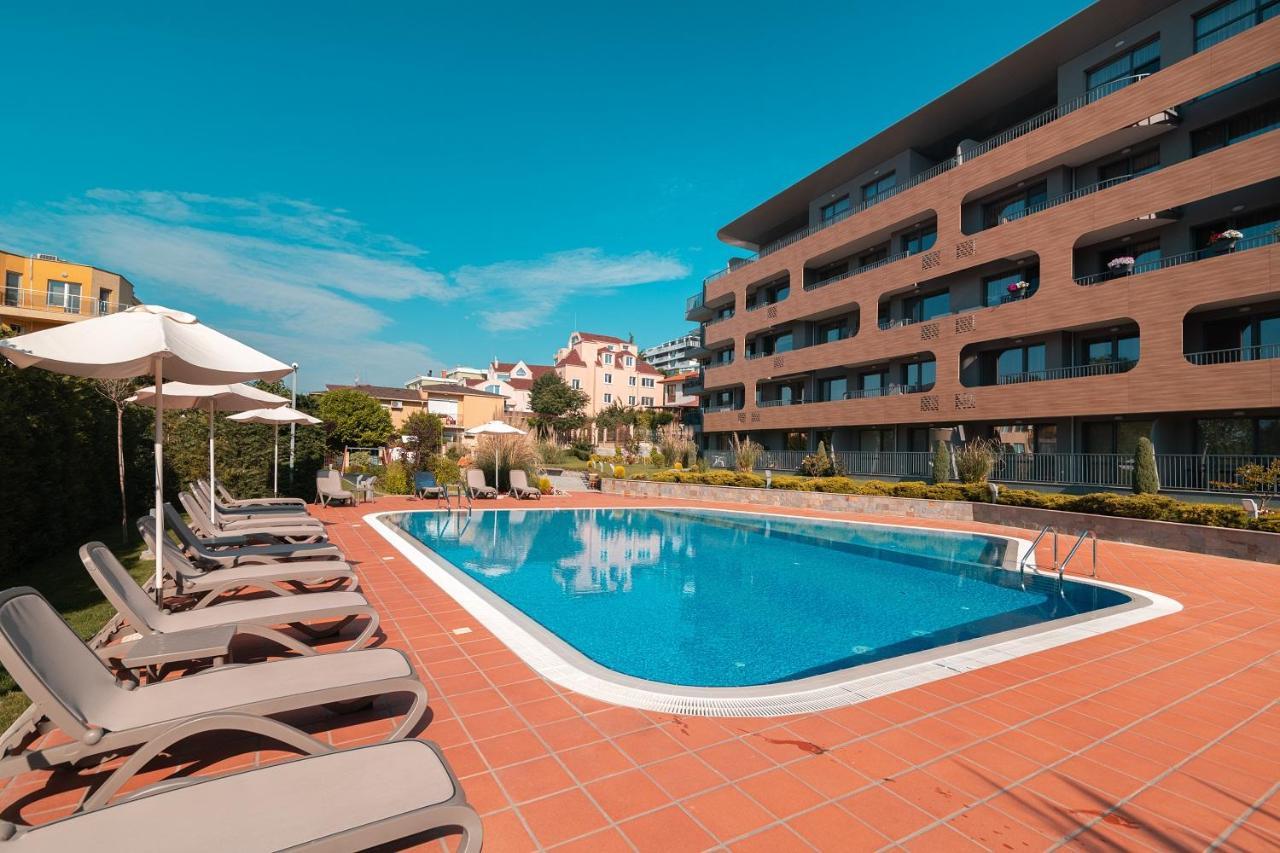 Nobile Apartment - Coral Residence Complex With Parking & Pool Várna Kültér fotó